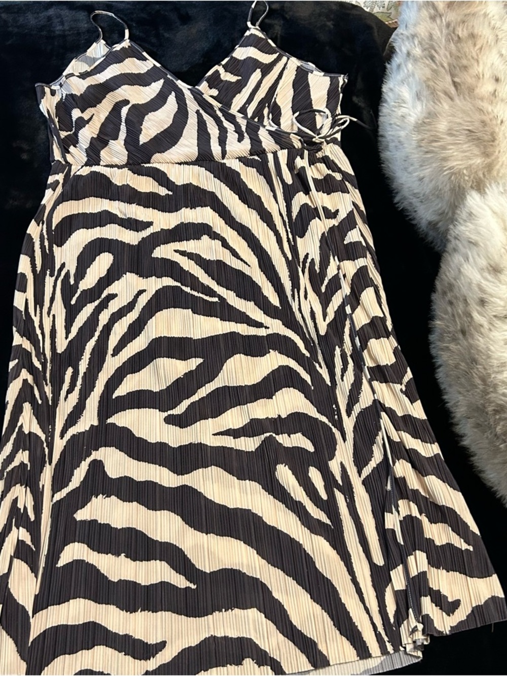 H&M black and White Printed Dress